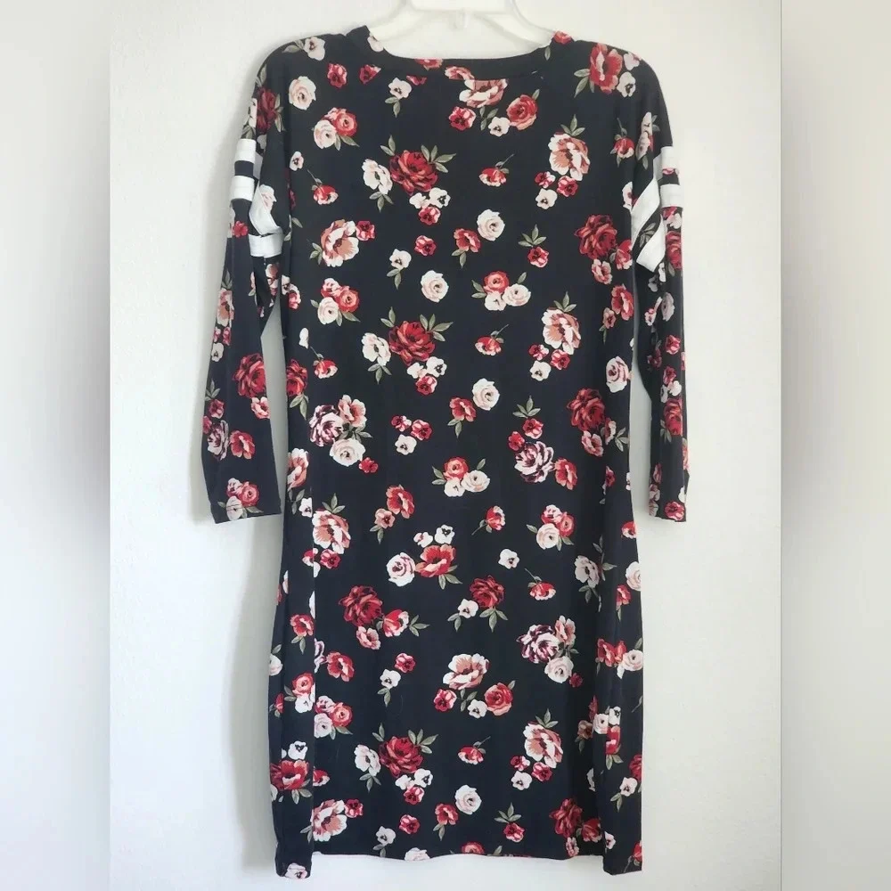 Urbanology Black Floral Dress 3/4 Sleeves V-neck 95% Polyester 5% Spandex. XXL - Picture 5 of 7